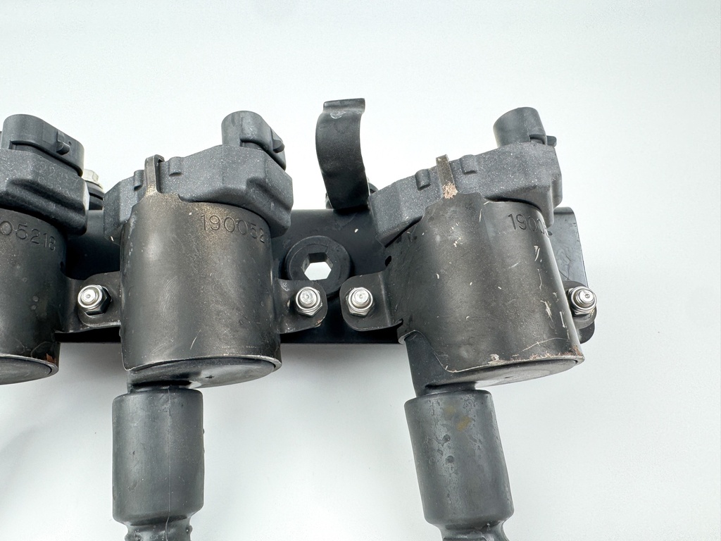 2003 Mercury 60 HP 4 Stroke Outboard Ignition Coil Set W/ Plate 877807A2 OEM