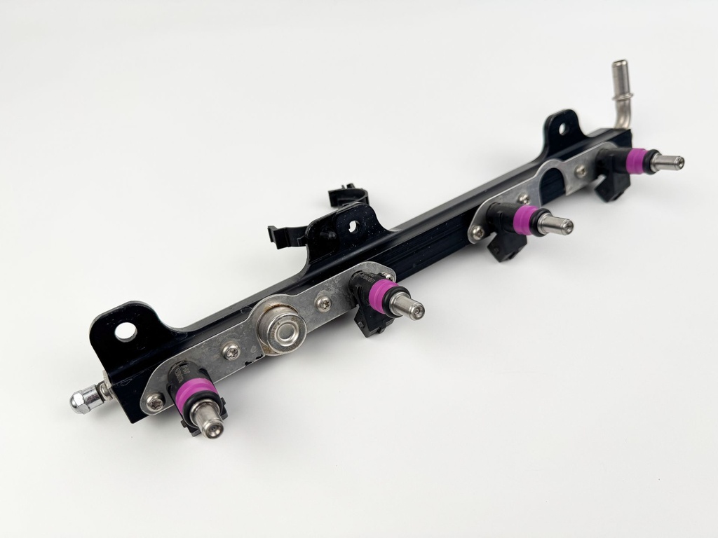 2009 Mercury 200HP 4 Stroke Verado Fuel Injector Set W/ Rail 8M0041571 OEM