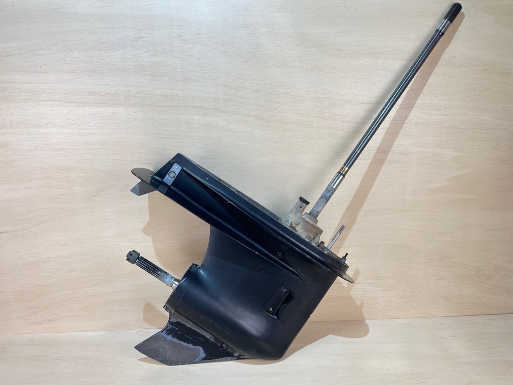 2003 Suzuki 140HP DF140 Lower Unit Gear Case 25" Shaft