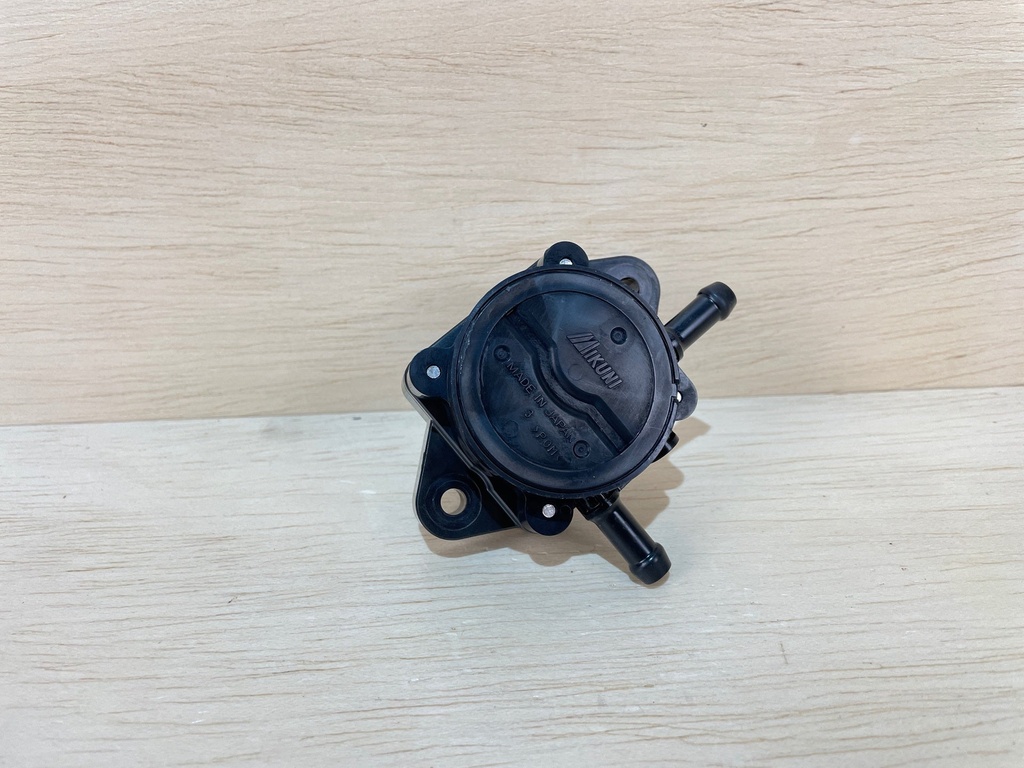 2003 Suzuki 140HP DF140 Low Pressure Fuel Pump 15100-90J10