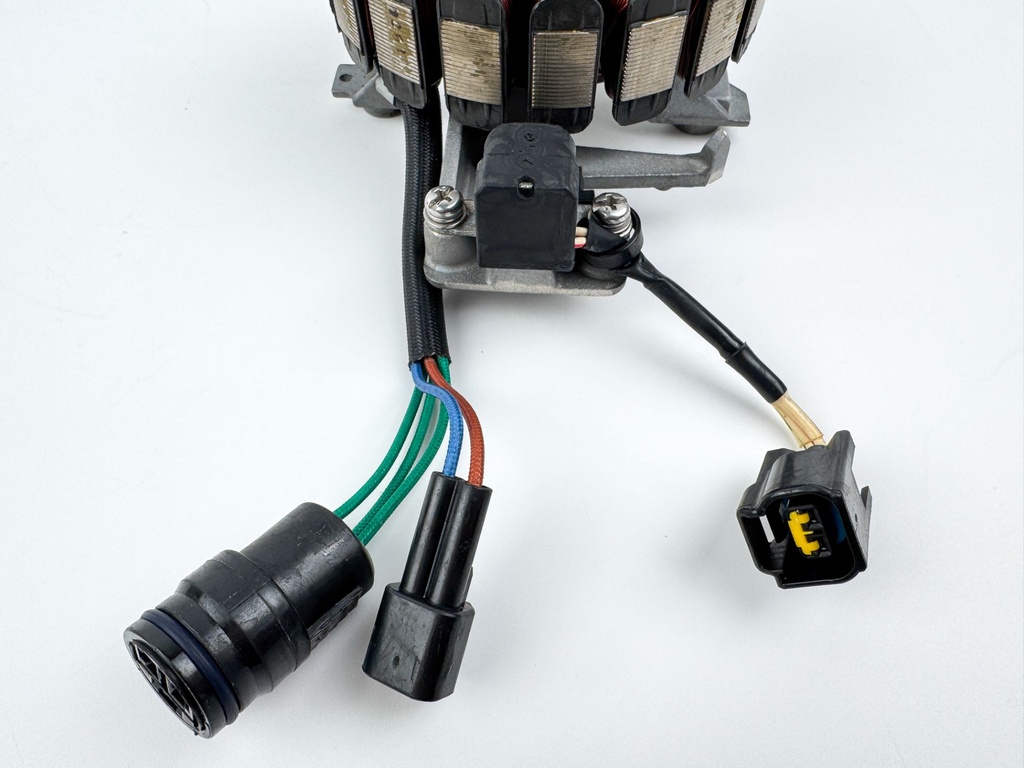 01-2004 Yamaha 50 60 HP 4 Stroke Outboard Stator W/ Base 64J-85510-00-00