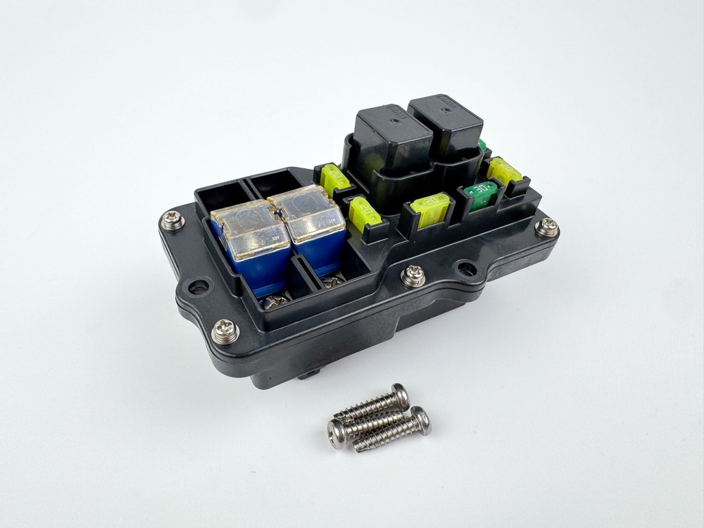 2005 Yamaha 300 HP HPDI 2 Stroke Outboard Fuse Box 60V-82170-01-00 OEM