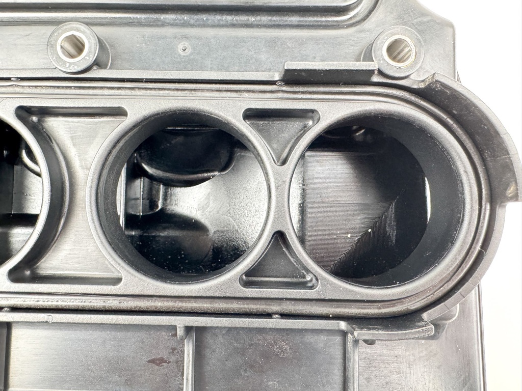 2005 Yamaha 300 HP HPDI 2 Stroke Outboard Intake Air Silencer Assembly 60V-14440-00-00 OEM