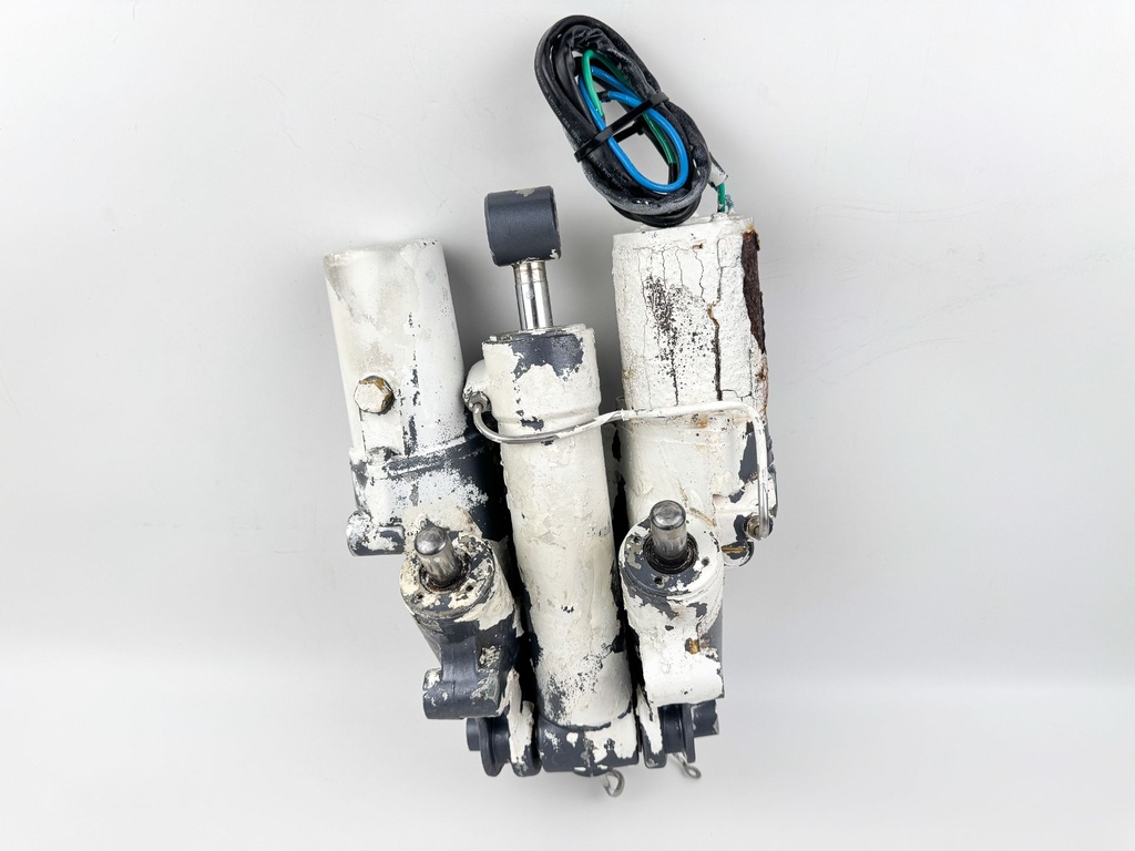 2005 Yamaha 300 HP HPDI 2 Stroke Outboard Power Trim Tilt Unit 60V-43800-00-4D OEM