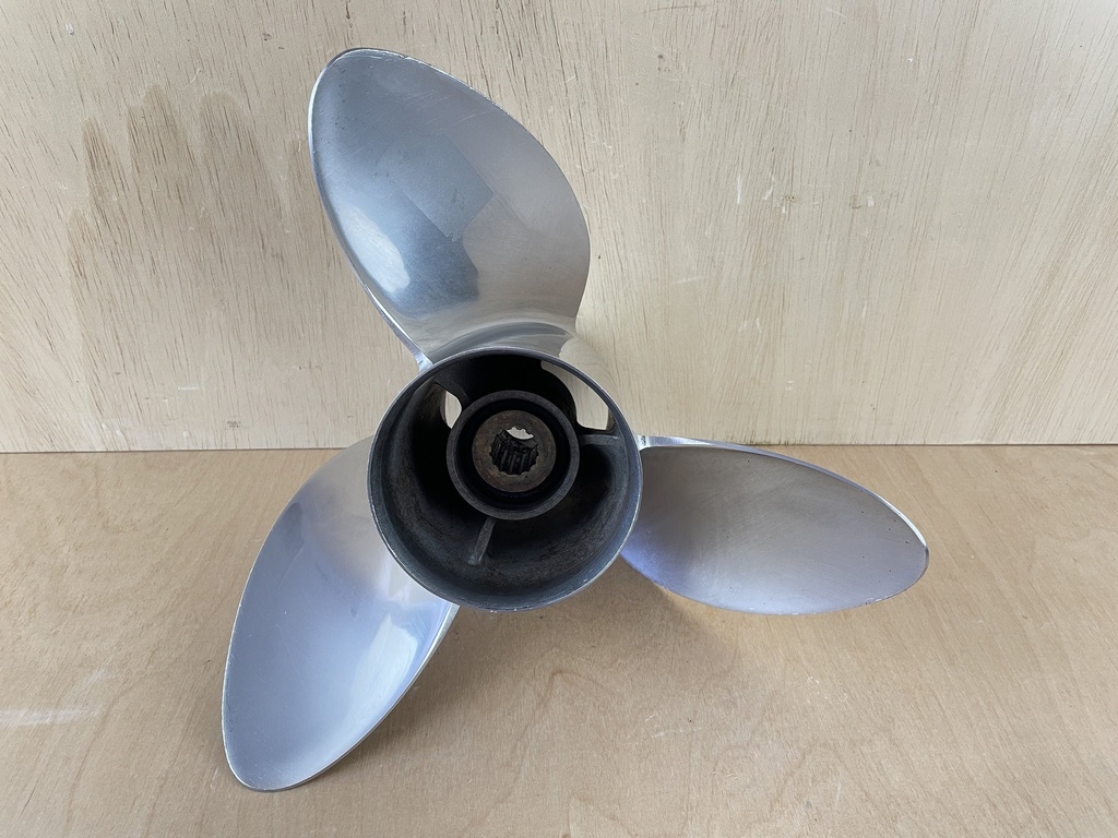 Yamaha Vmax Series Stainless Prop 15 1/8" x 25P RH Standard Rotation