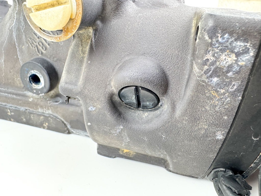 2001 Mercury 150 HP 2 Stroke Outboard Power Trim Tilt Unit 855998A11 OEM