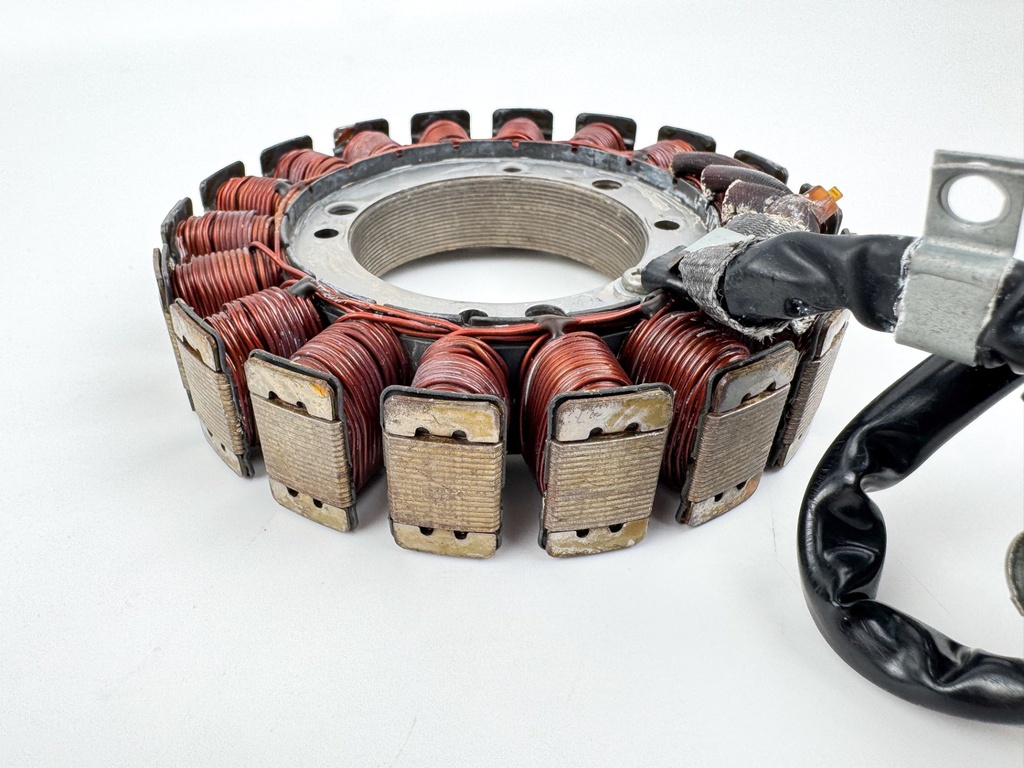 2005 Yamaha 115 HP 4 Stroke Outboard Stator Assembly 68V-81410-00-00 OEM