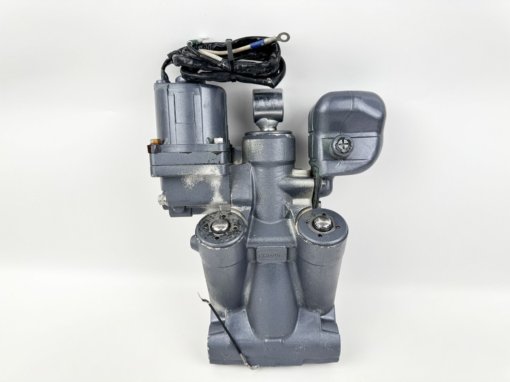2005 Yamaha 115 HP 4 Stroke Outboard Power Trim Tilt Unit 68V-43800-04-00 OEM