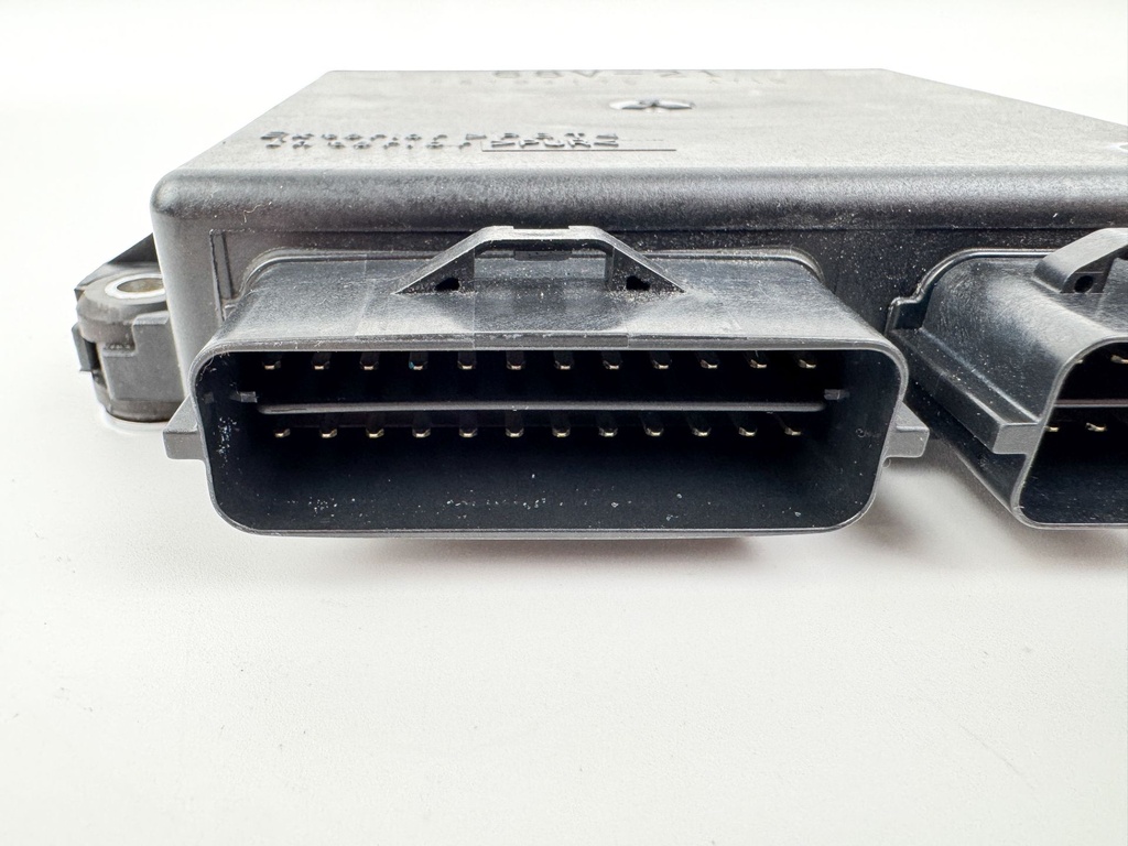 2005 Yamaha 115 HP 4 Stroke Outboard ECU Engine Control Unit 68V-8591A-21-00 OEM