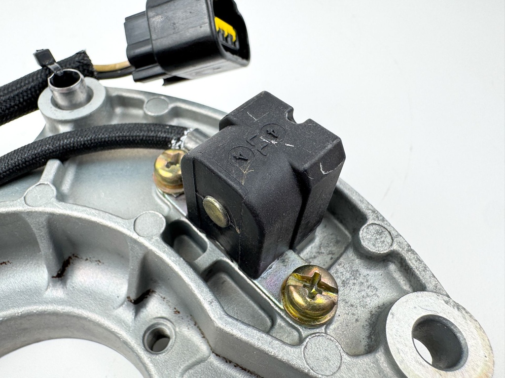 2005 Yamaha 115 HP 4 Stroke Outboard Coil Pulser 68V-85580-00-00 OEM