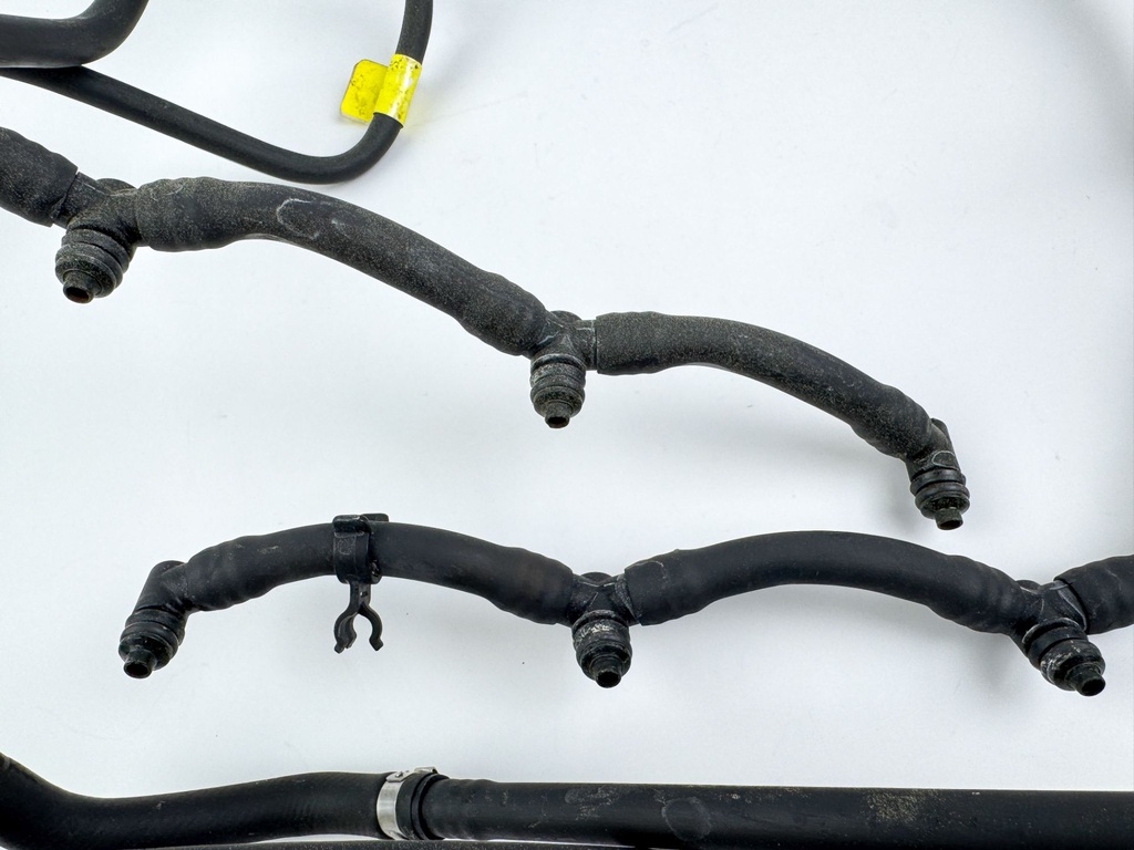 2008 Evinrude 300 HP 2 Stroke Outboard Fuel Rail Set 5005356 OEM