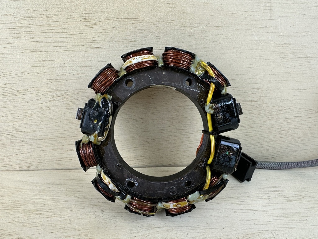 2005 Johnson 90HP Outboard 2 Stroke Stator Assembly 0584849 0763760