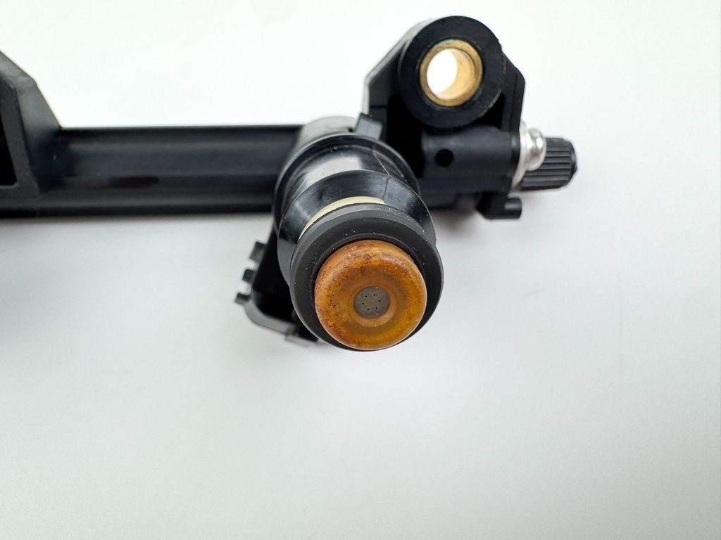 2007 Mercury 25 HP 4 Stroke Outboard Fuel Injector Set W/ Rail 898101T75 OEM