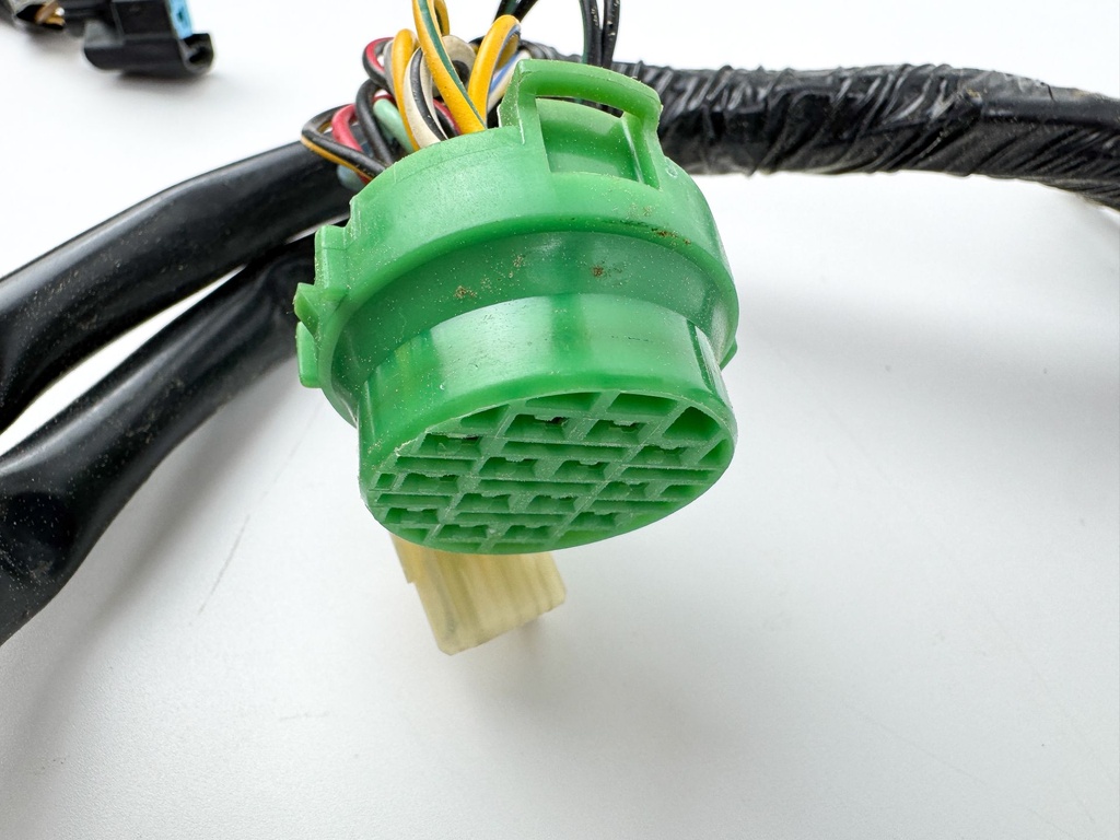 2002 Honda 130 HP 4 Stroke Outboard Engine Wire Harness 32520-ZW5-000 OEM