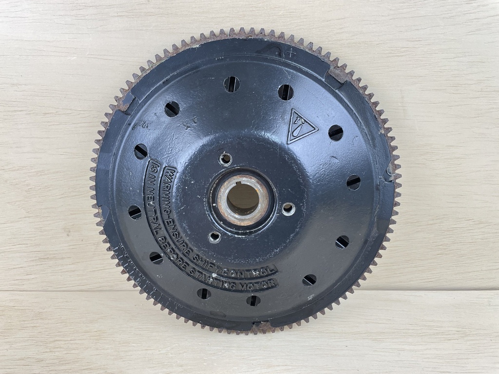 1996 Evinrude Johnson 88HP Outboard 2 Stroke Flywheel Assembly 0583339