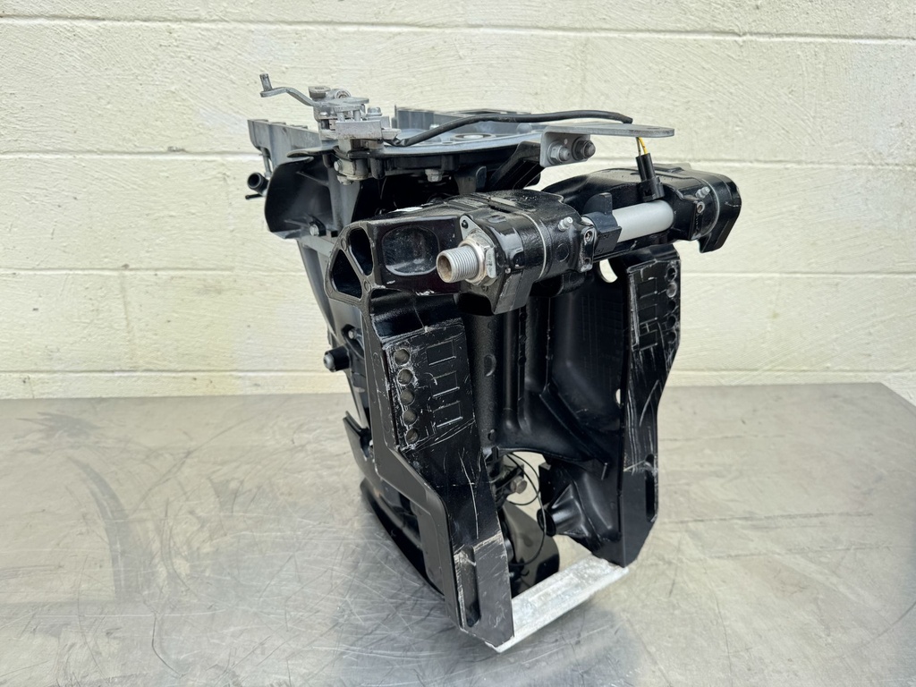 2020 Suzuki 90 HP 4 Stroke Outboard Complete Midsection W/ Swivel Bracket