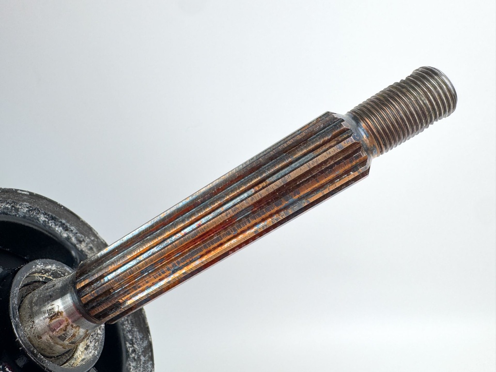 2009+ Suzuki 90HP 4 Stroke Outboard 20" Lower Unit Gear Case 55020-87LV0-YAY OEM