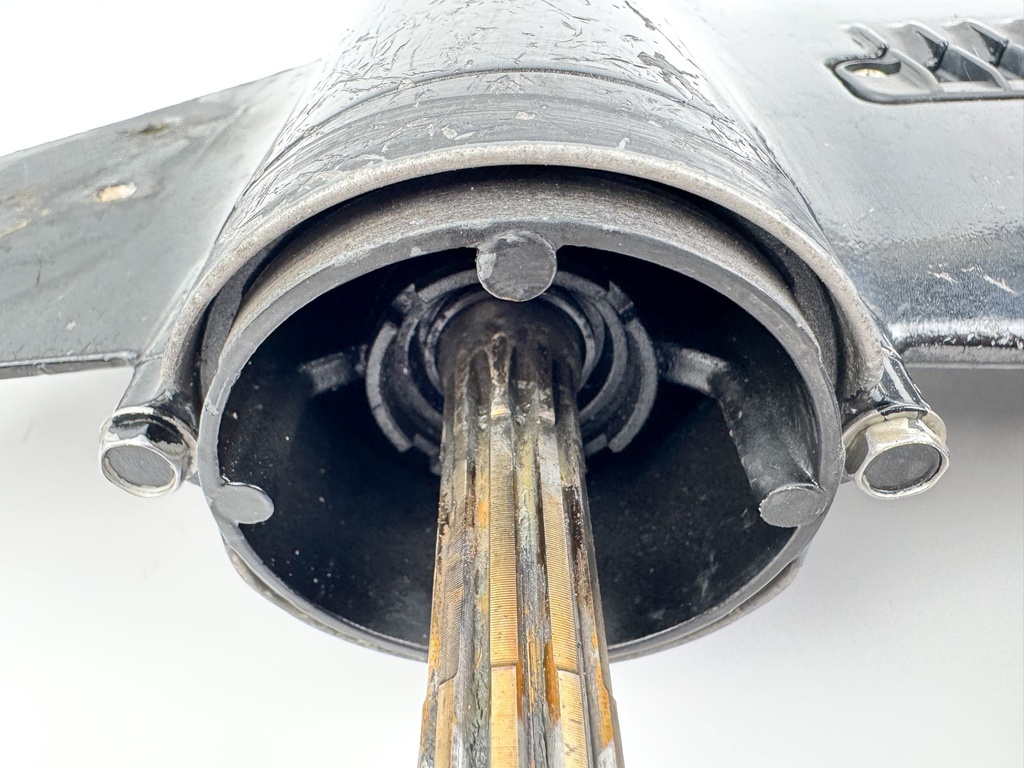 2006 Suzuki 25 HP 4 Stroke Outboard 20" Long Lower Unit Gear Case 55100-91L00-0EP