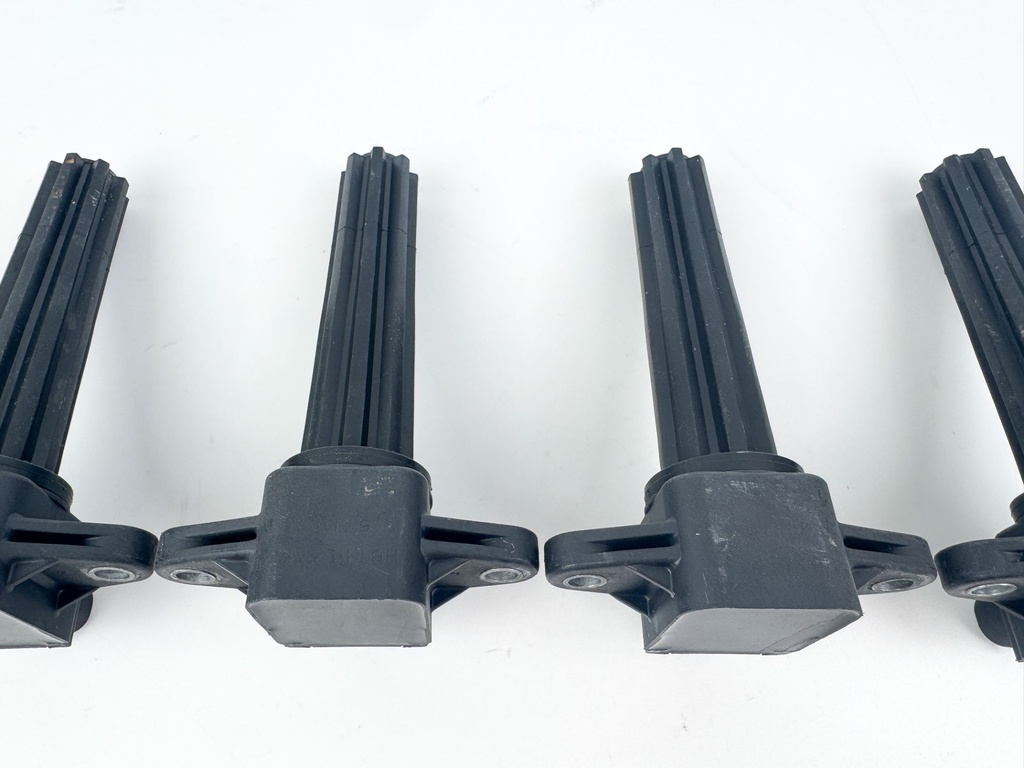 2006 Yamaha 250 HP 4 Stroke Outboard Ignition Coil Set 6P2-82310-00-00 OEM