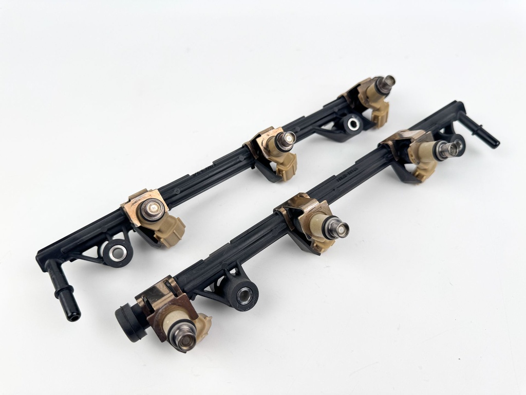 2006 Yamaha 250 HP 4 Stroke Outboard Fuel Injector Set W/ Rail 6P2-13160-11-00 OEM