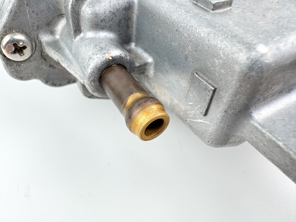 2004 Suzuki 115 HP 4 Stroke Outboard Vapor Separator Tank VST 15600-90J01 OEM