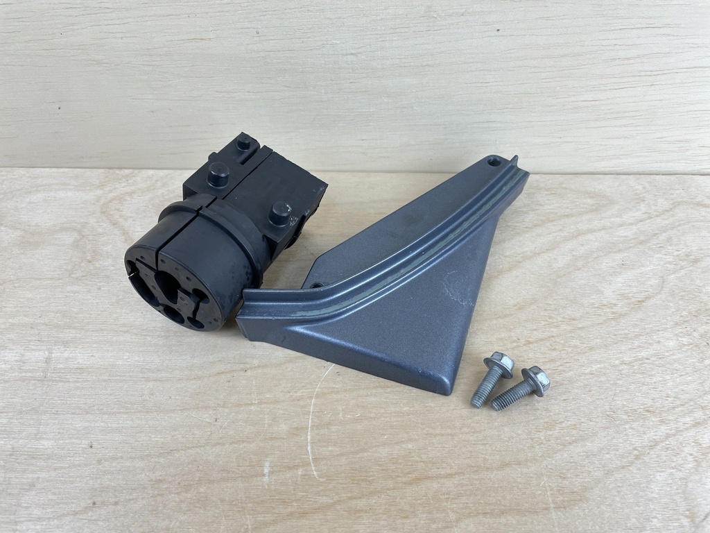 2003 Yamaha 115HP F115 Outboard Engine Plate Cover With Bolts 68V-42738-00-5B