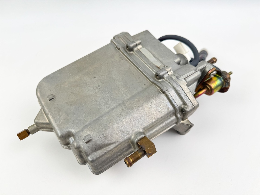 2004 Yamaha 150 HP 4 Stroke Outboard VST Float Chamber Assembly 63P-14180-01-00 OEM