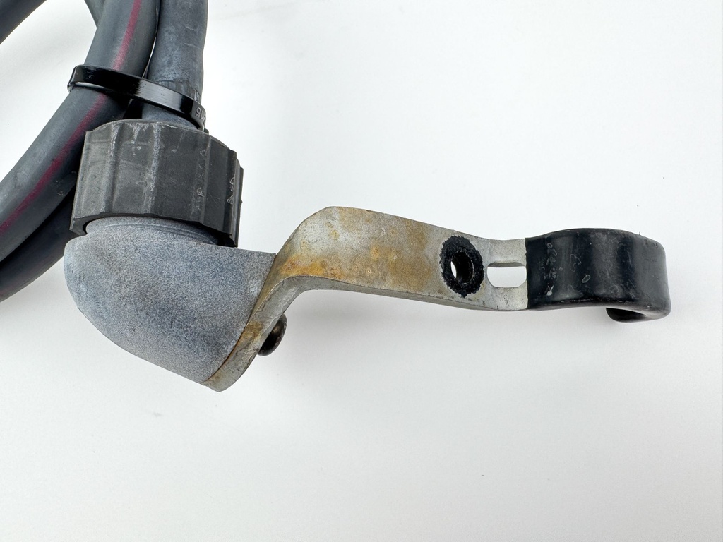 2003 Yamaha 115 HP 4 Stroke Outboard Fresh Water Flush Port 67F-12535-01-00 OEM