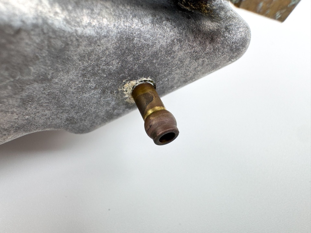 2003 Yamaha 115 HP 4 Stroke Outboard VST Float Chamber Assembly 68V-14180-01-00 Parts