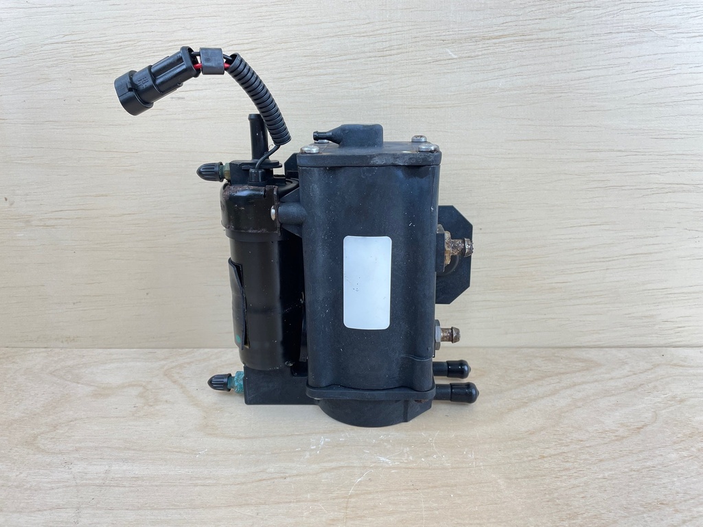 2007 Evinrude 115HP Etec 2 Stroke VST Fuel Vapor Separator Tank & Pump 5006084