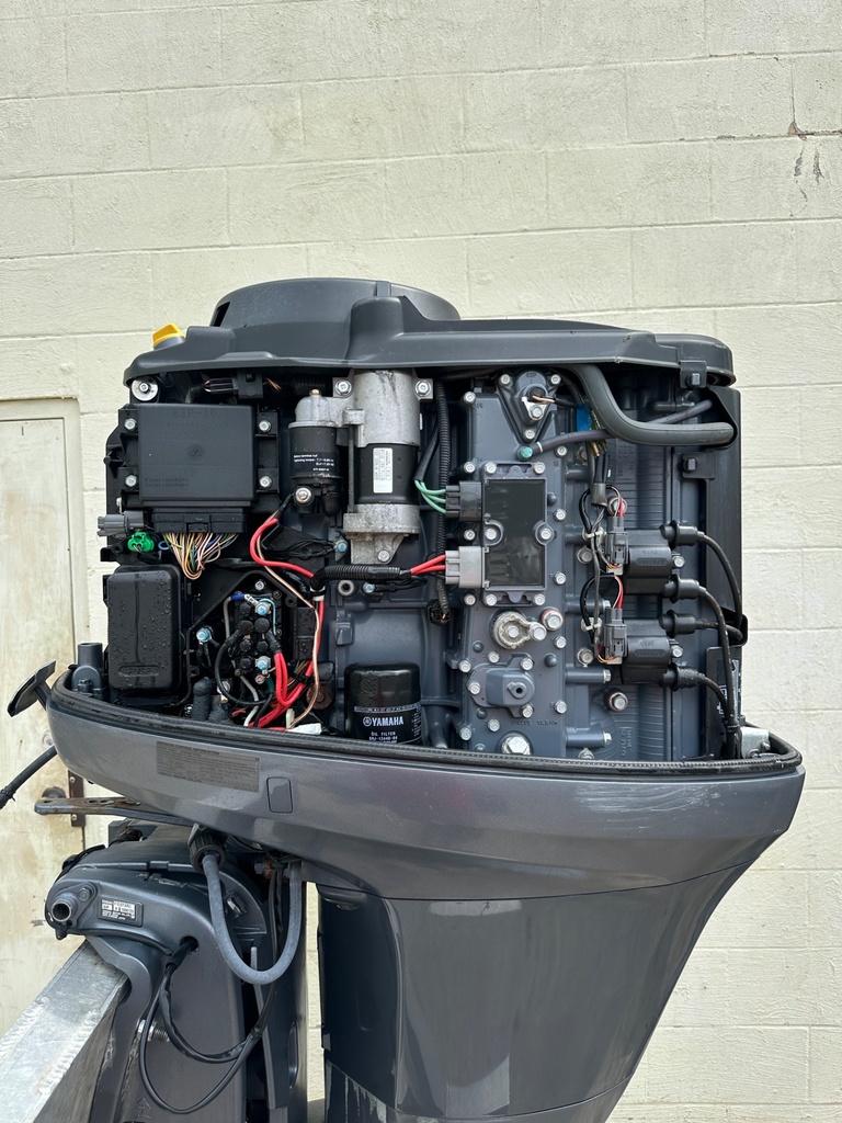 2004 Yamaha 150HP 4 Stroke Outboard Engine W/ 25" Shaft - 799 Hours