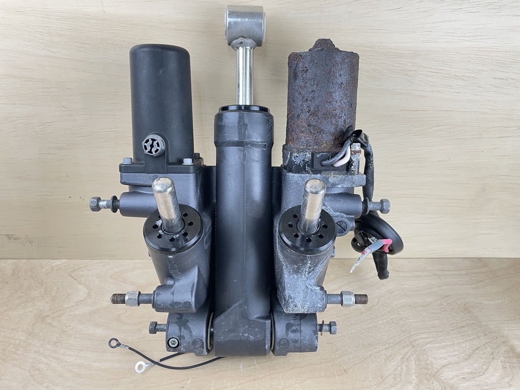 2009 Yamaha 350HP F350 Outboard Power Trim & Tilt Assembly 6AW-43800-05-00