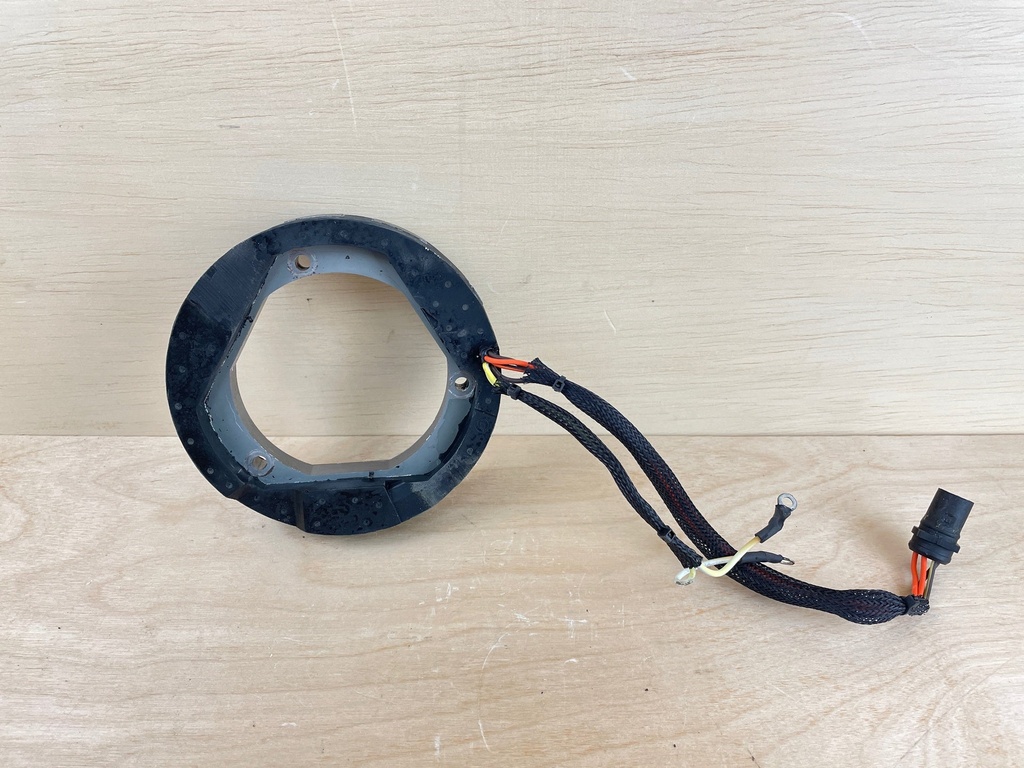 2000 Johnson Evinrude 50HP 2 Stroke Stator Assembly 0584560