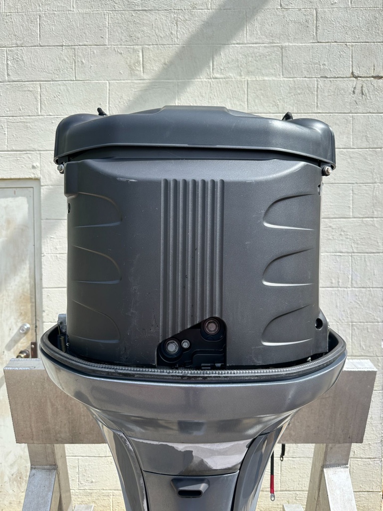 2007 Yamaha F250 250HP 4 Stroke Outboard Engine W/ 25" Shaft 942 Hours
