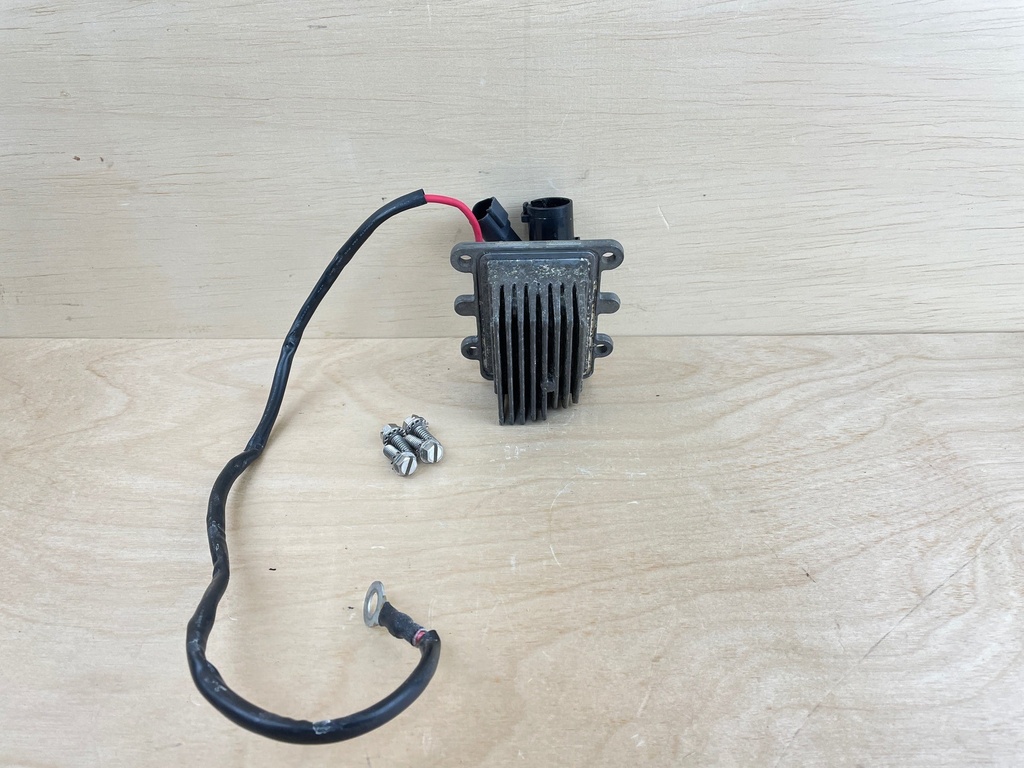 2001 Johnson 115HP 2 Stroke Rectifier & Regulator 0586075