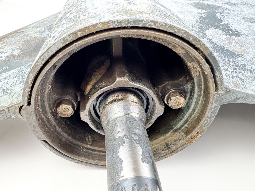 Yamaha 200 225 HP 4 Stroke 30" XXL Lower Unit Gear Case RH 69J-45300-30-8D