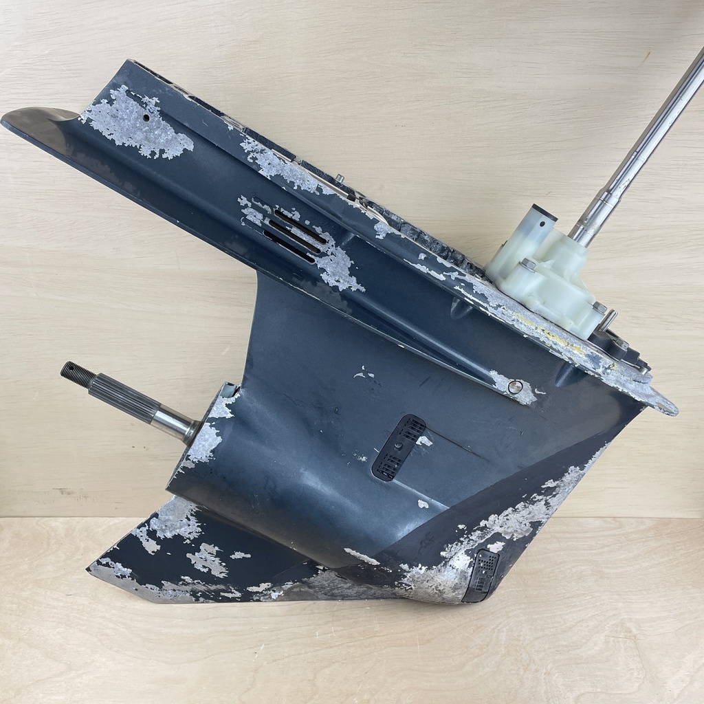 2006 Yamaha 250HP F250 3.3L 25" Shaft Lower Unit Gear Case RH Standard Rotation