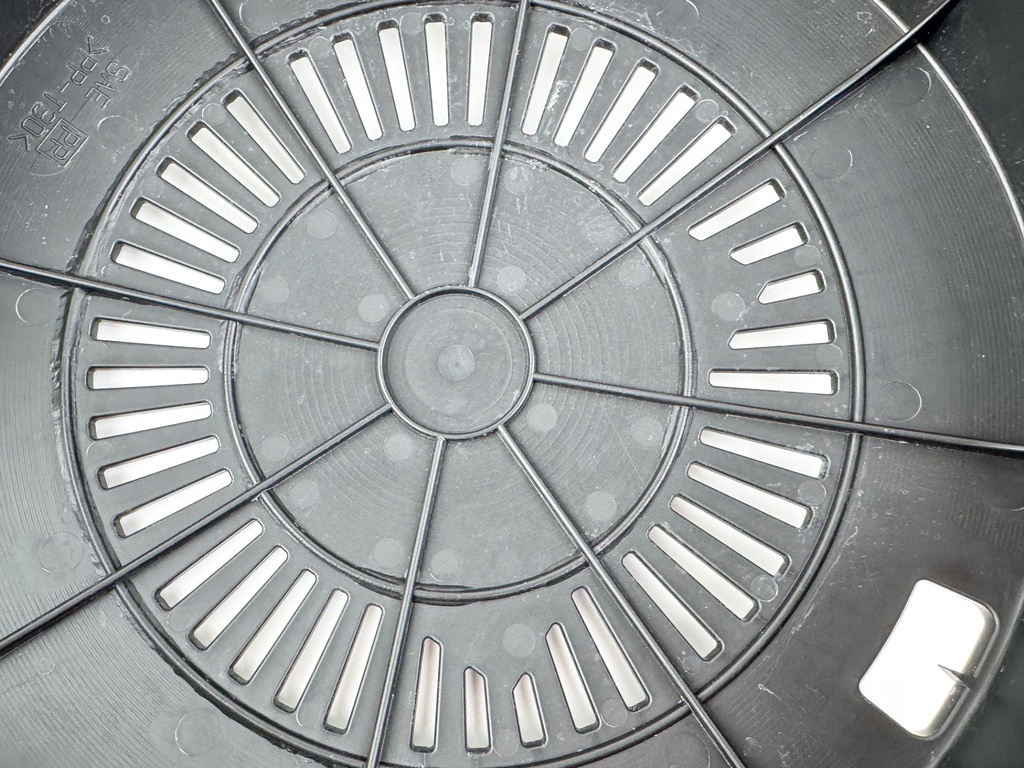 2005 Suzuki 140 HP 4 Stroke Outboard Flywheel Cover 11510-90J00 OEM