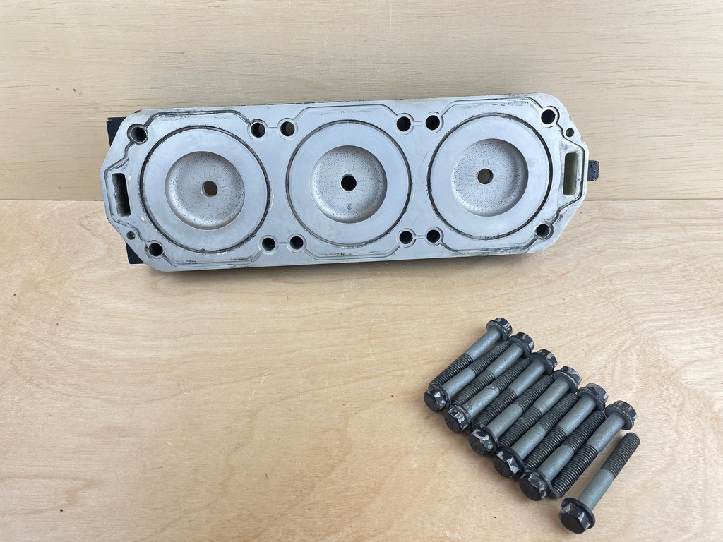 2003 Mercury 200HP outboard 2 Stroke Cylinder Head Assembly 858281T1