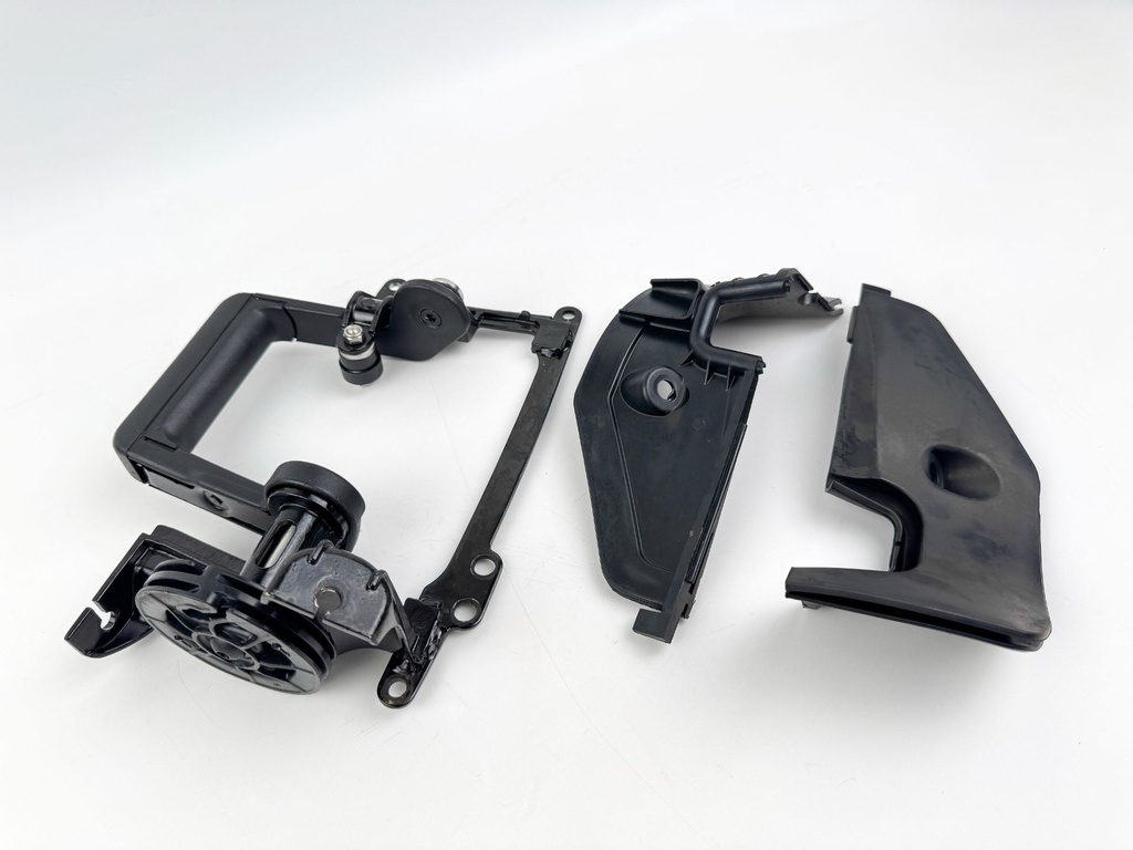 2020 Mercury 250 HP 4 Stroke Outboard Top Cowling Latch Handle Assembly