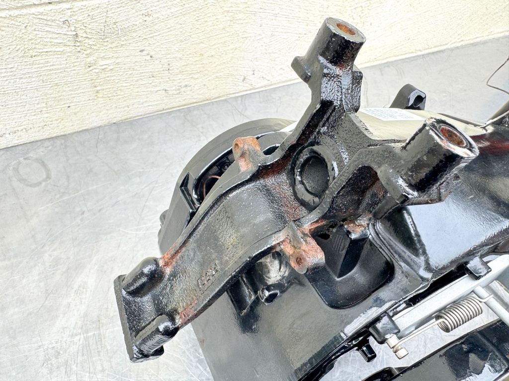 2013 Mercury 25 HP 4 Stroke Outboard Swivel Bracket 813029T24 Power Trim