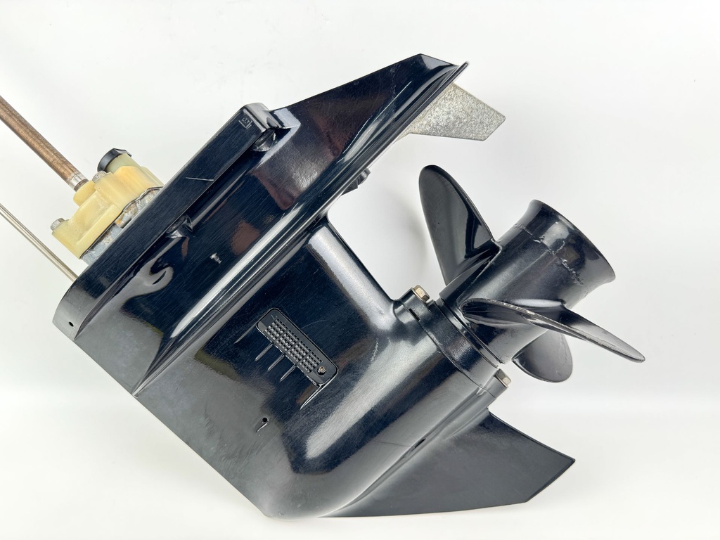 2007 Mercury 25 HP 4 Stroke Outboard 20" Long Lower Unit Gear Case 825132T23