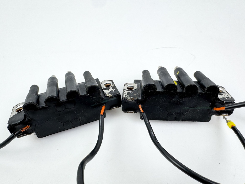 2008 Evinrude 115 HP 2 Stroke Outboard Ignition Coil Set 0586854 OEM