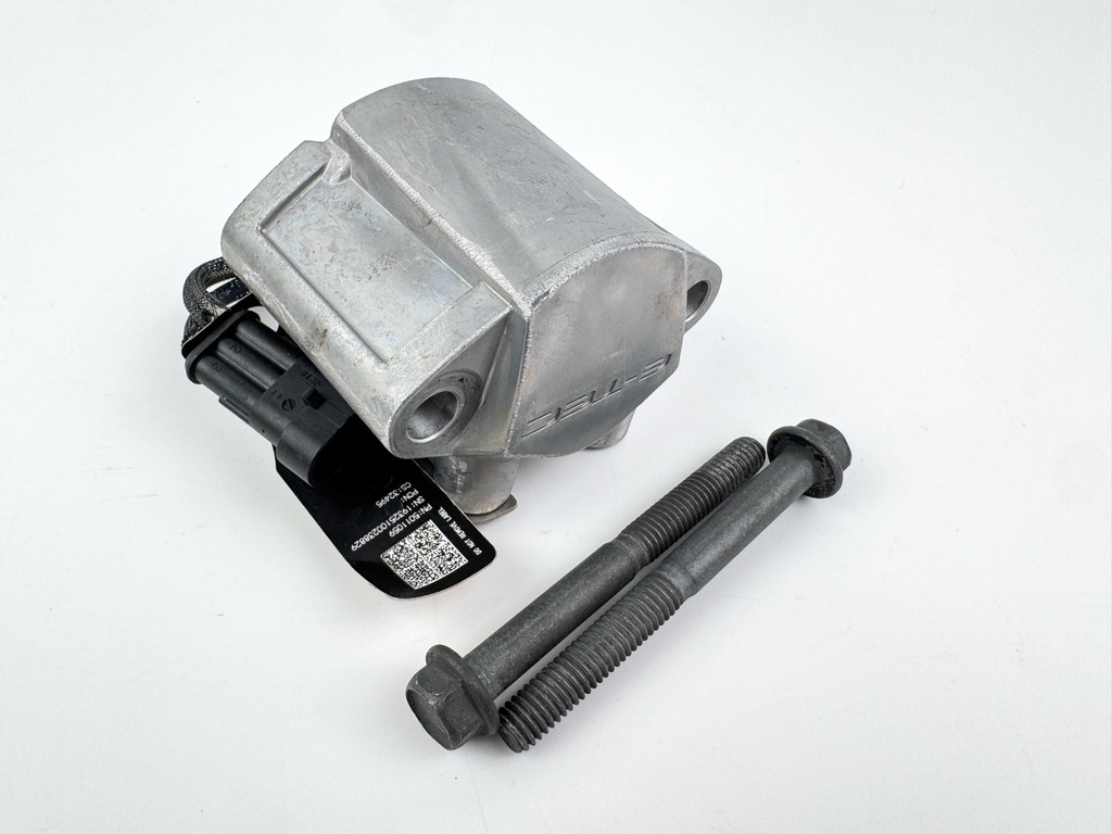 2008 Evinrude 115HP 2 Stroke Etec Outboard Starboard Side Fuel Injector 5007586 OEM