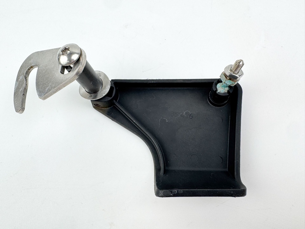 2008 Evinrude 115HP 2 Stroke Etec Outboard Port Latch Handle 5005707 OEM