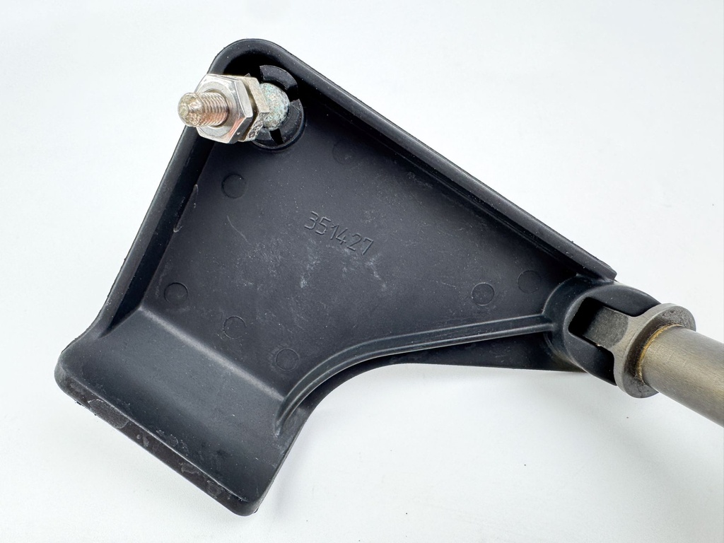 2008 Evinrude 115HP 2 Stroke Etec Outboard Starboard Latch Handle 5005708 OEM