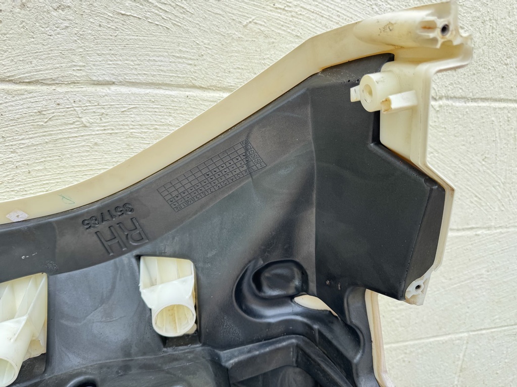 2008 Evinrude 115HP 2 Stroke Etec Outboard Lower Apron Cowling Starboard {mpn} OEM