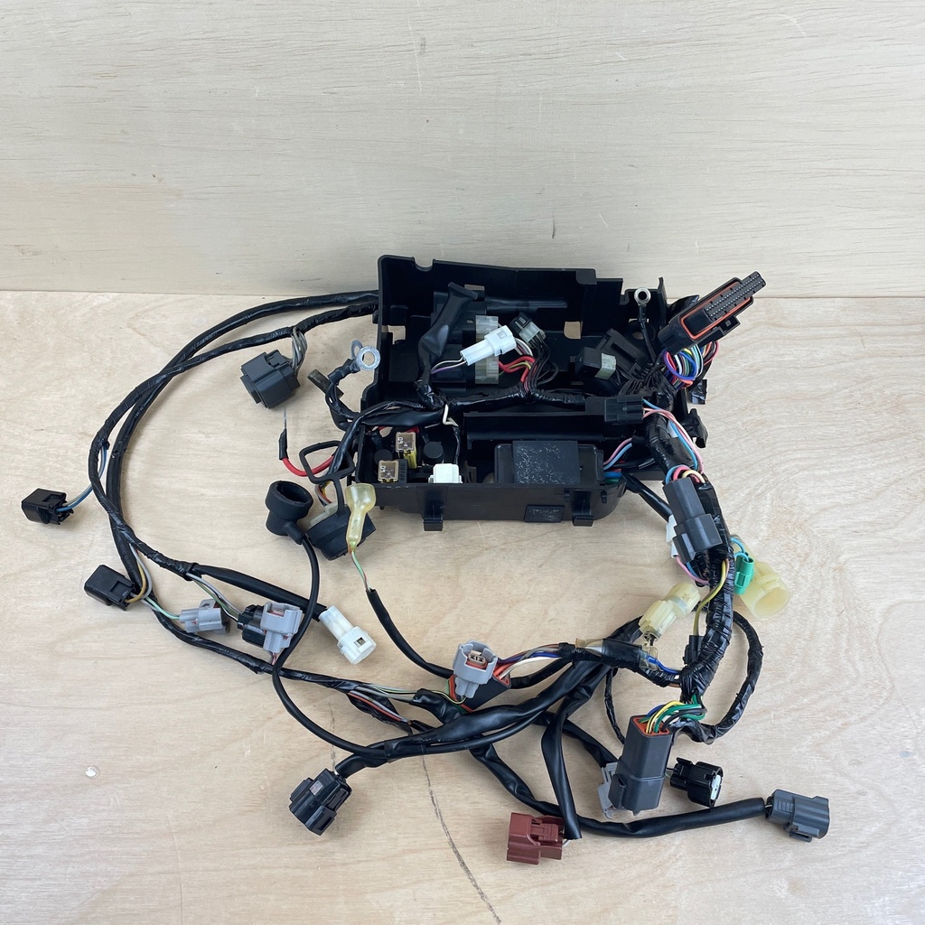 2004 Johnson Suzuki 140HP 4 Stroke Outboard Engine Wiring Harness 5034605 36610-90540