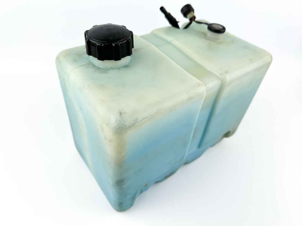 Yamaha Outboard Remote Oil Tank 2.8 Gallons 10 L & Pump