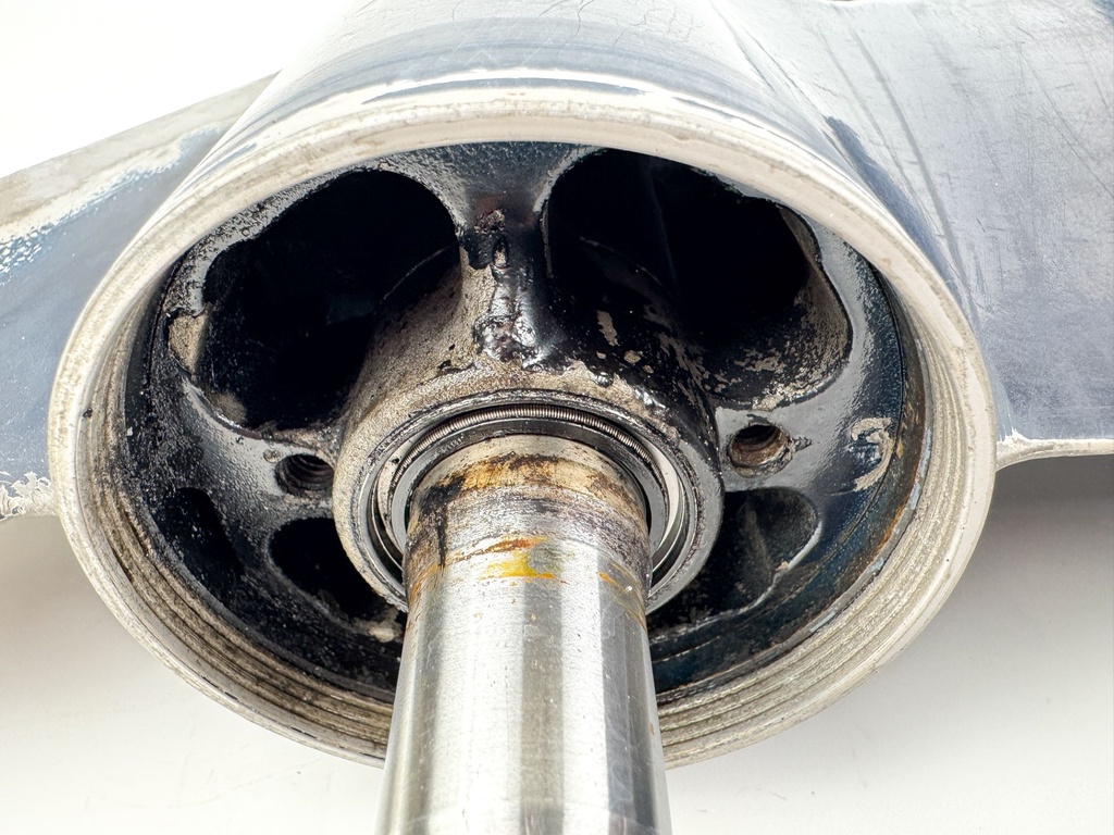 92 - 1998 Johnson Evinrude 85 88 90 100 112 115 HP V4 20" Lower Unit Gear Case